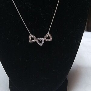 New York & Company‎ 3 heart pendant necklace